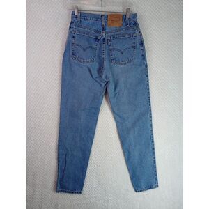 Y2K Levi's 550 Relaxed Fit Tapered Leg Women's 8L Light Wash Jeans